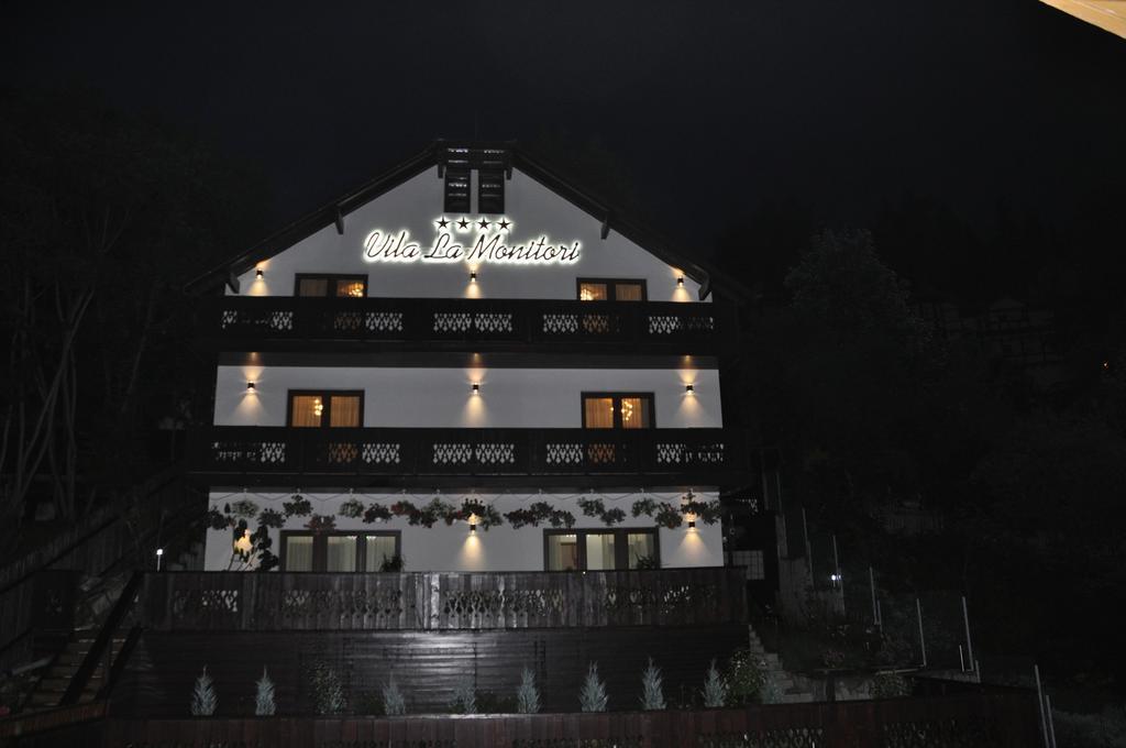 Hotel La Monitori Sinaia Zimmer foto
