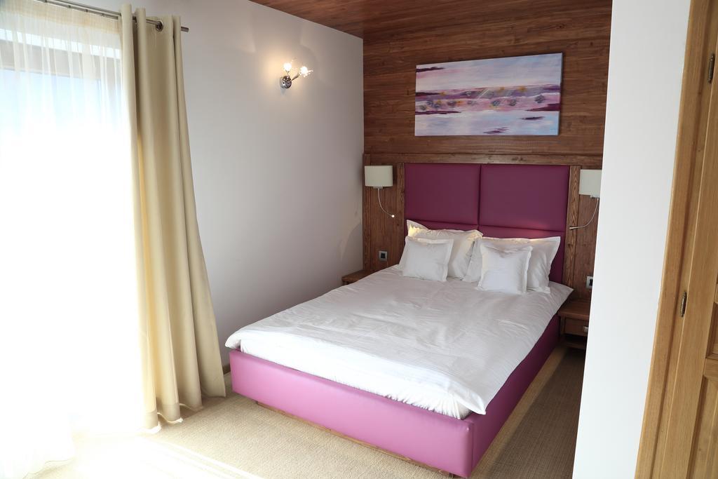 Hotel La Monitori Sinaia Zimmer foto