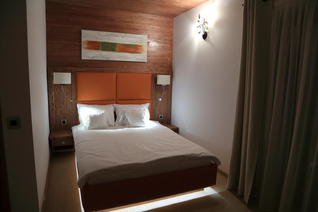 Hotel La Monitori Sinaia Zimmer foto